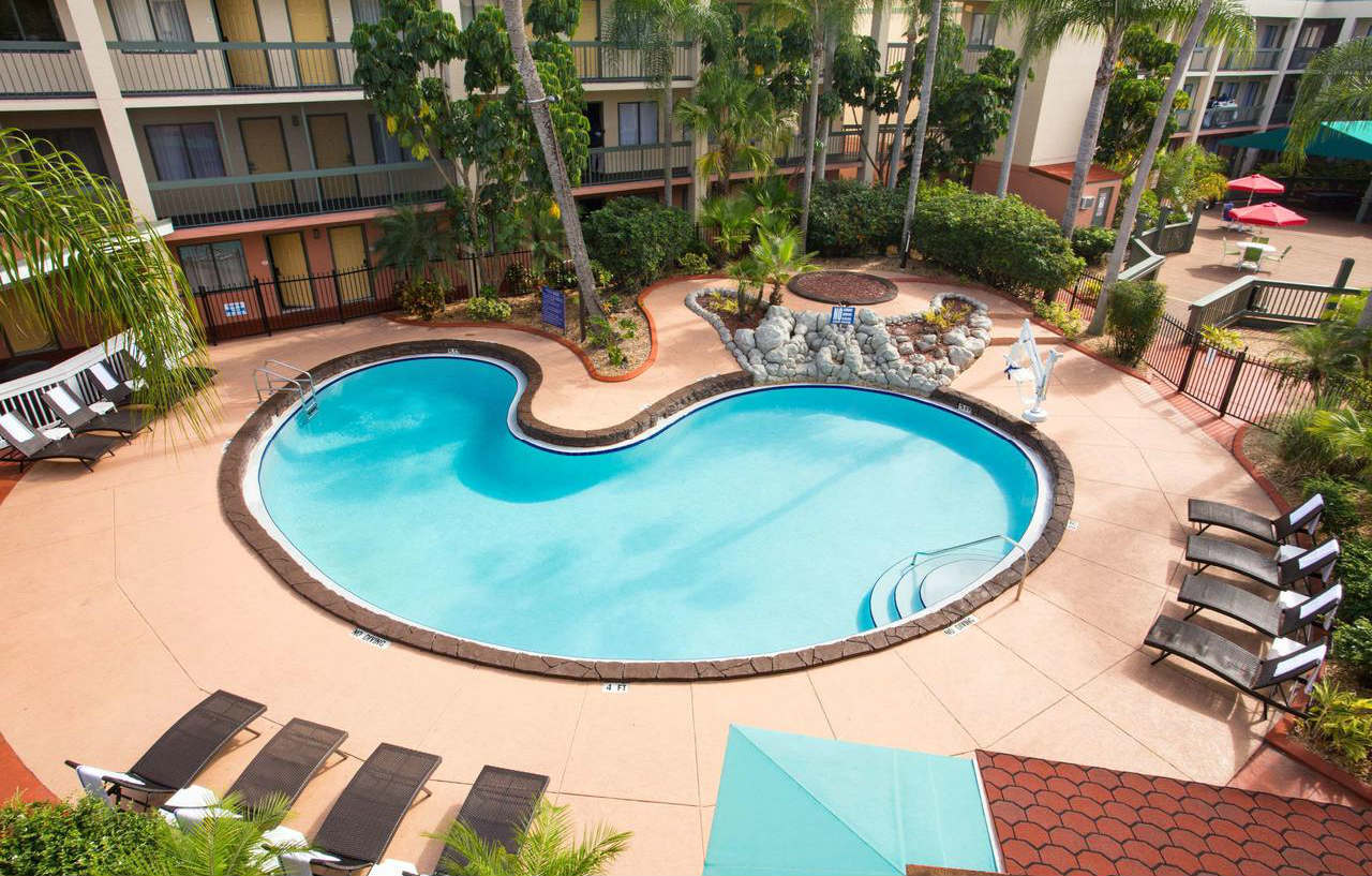 Hotel Baymont By Wyndham Tampa Near Busch Gardens Exteriér fotografie